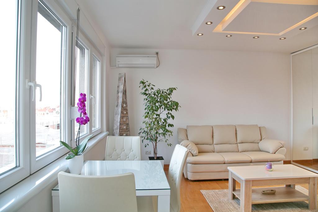 Apartment Queen'S Park Belgrado Esterno foto